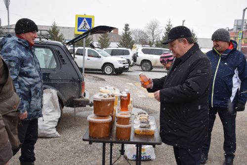 В Нурлате проходит первая весенняя сельскохозяйственная ярмарка