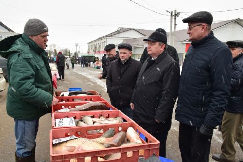 В Нурлате проходит первая весенняя сельскохозяйственная ярмарка