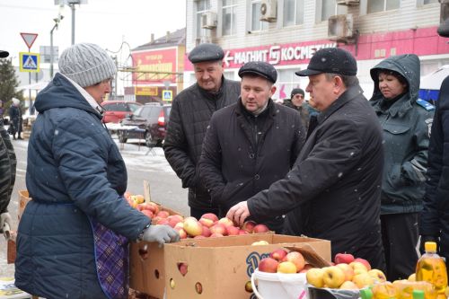 В Нурлате проходит первая весенняя сельскохозяйственная ярмарка