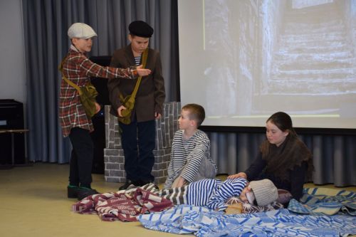 Юные таланты Нурлата оживили историю на сцене в конкурсе «Театр и дети»