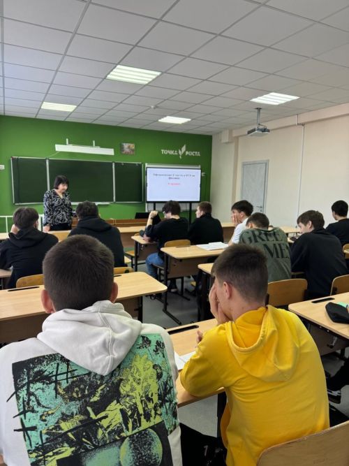 Нурлатские выпускники готовятся к ЕГЭ по физике на специальном практикуме