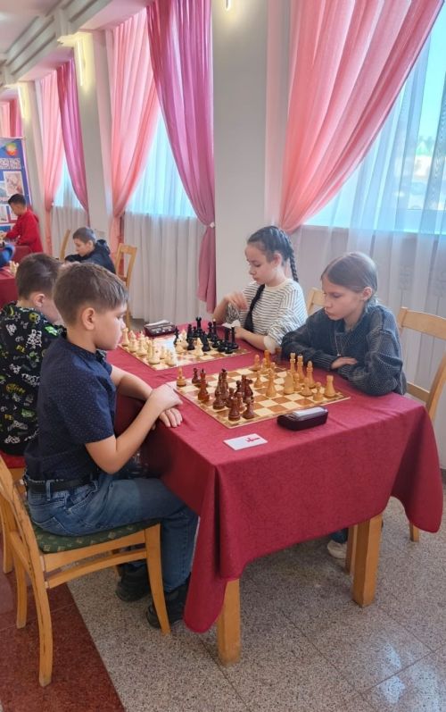 Юные шахматисты Нурлата встретились на турнире «Весенние шахматные каникулы»