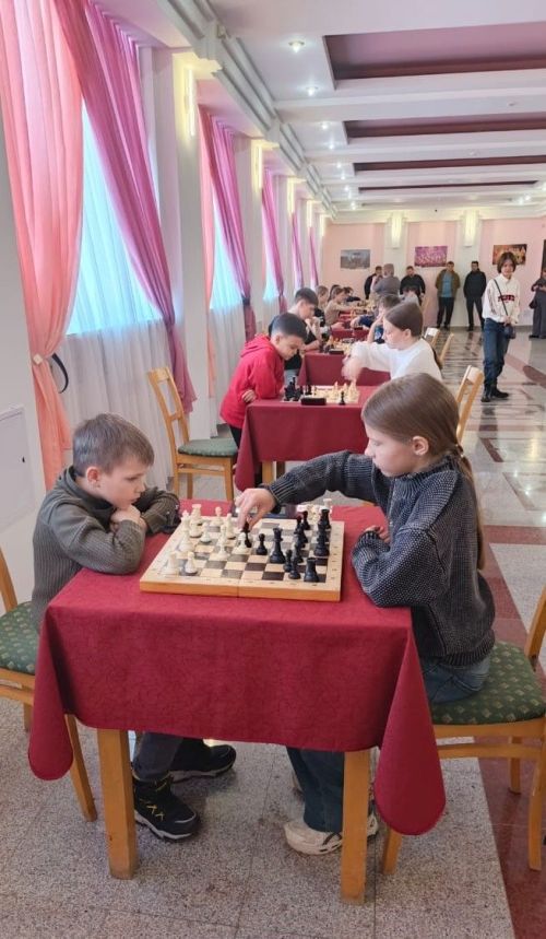 Юные шахматисты Нурлата встретились на турнире «Весенние шахматные каникулы»