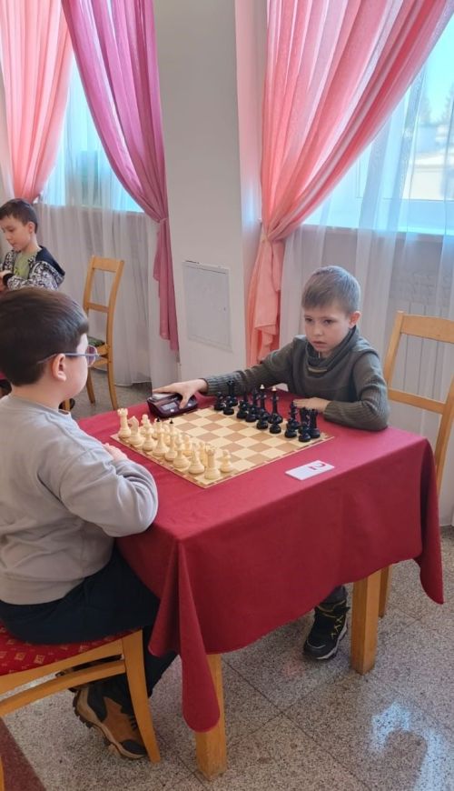 Юные шахматисты Нурлата встретились на турнире «Весенние шахматные каникулы»