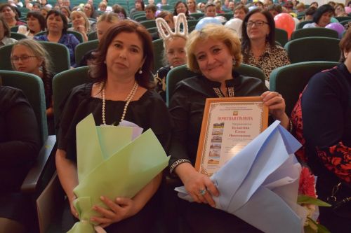 Работники культуры Нурлатского района принимали поздравления