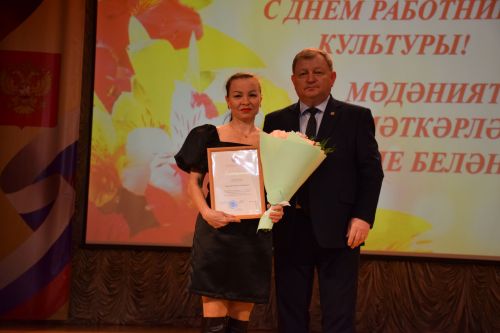 Работники культуры Нурлатского района принимали поздравления