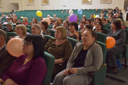 Работники культуры Нурлатского района принимали поздравления
