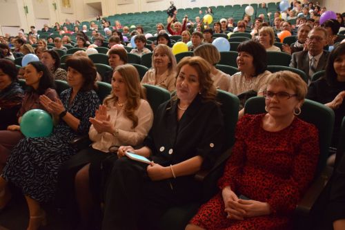Работники культуры Нурлатского района принимали поздравления