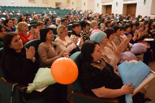 Работники культуры Нурлатского района принимали поздравления