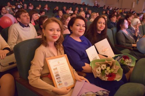 Работники культуры Нурлатского района принимали поздравления