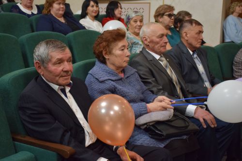 Работники культуры Нурлатского района принимали поздравления