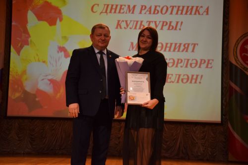Работники культуры Нурлатского района принимали поздравления