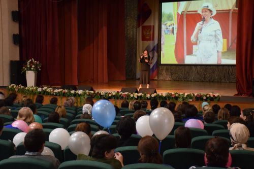 Работники культуры Нурлатского района принимали поздравления