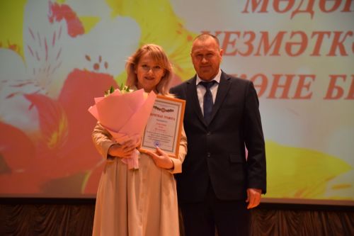 Работники культуры Нурлатского района принимали поздравления