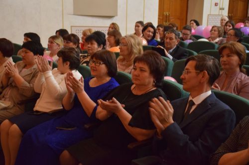 Работники культуры Нурлатского района принимали поздравления