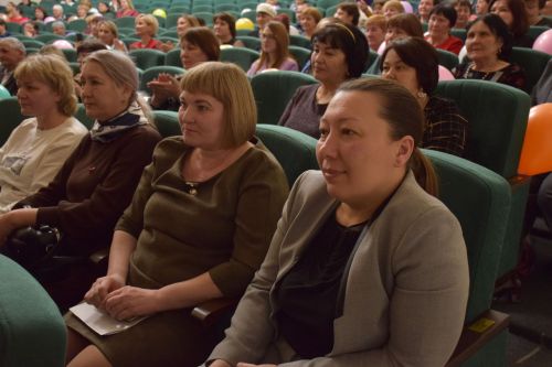 Работники культуры Нурлатского района принимали поздравления