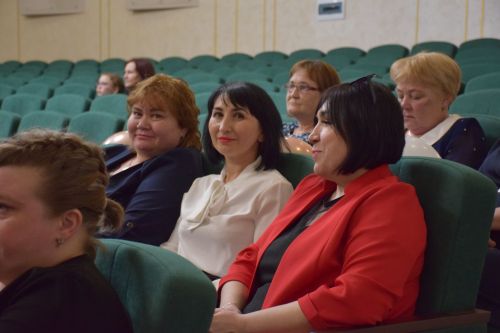 Работники культуры Нурлатского района принимали поздравления