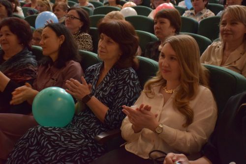 Работники культуры Нурлатского района принимали поздравления
