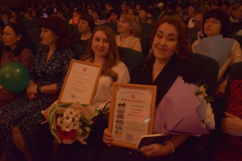 Работники культуры Нурлатского района принимали поздравления
