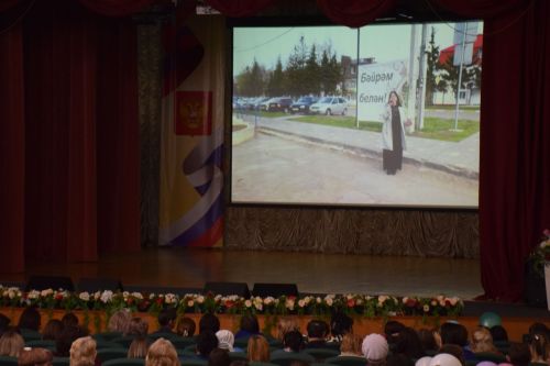 Работники культуры Нурлатского района принимали поздравления