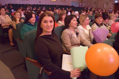 Работники культуры Нурлатского района принимали поздравления