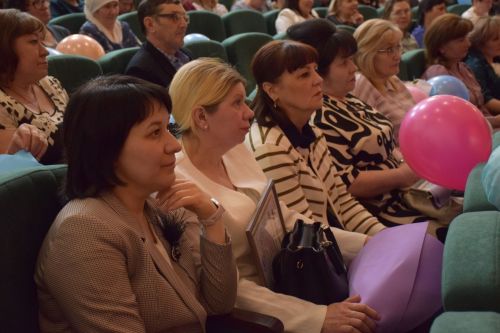 Работники культуры Нурлатского района принимали поздравления