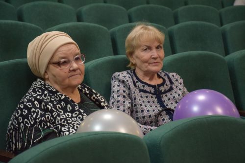 Работники культуры Нурлатского района принимали поздравления