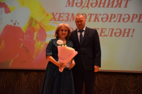 Работники культуры Нурлатского района принимали поздравления