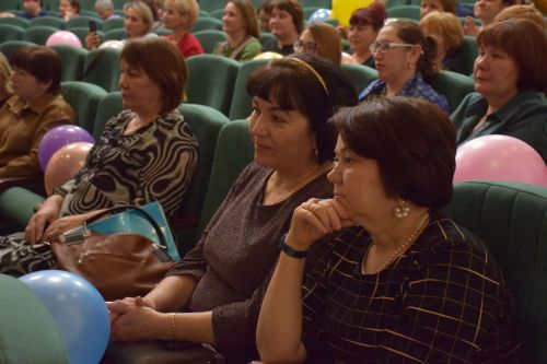 Работники культуры Нурлатского района принимали поздравления