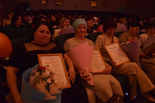 Работники культуры Нурлатского района принимали поздравления