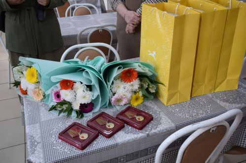 В Нурлате 101-летней труженице тыла вручили медаль к 80-летию Победы