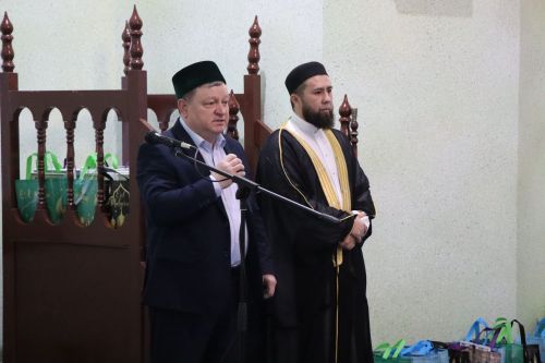 Дамир Ишкинеев поздравил нурлатцев с праздником Ураза-байрам