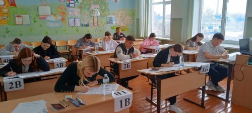 В Нурлате проходят тренировочные тестирования ЕГЭ по информатике, английскому и биологии