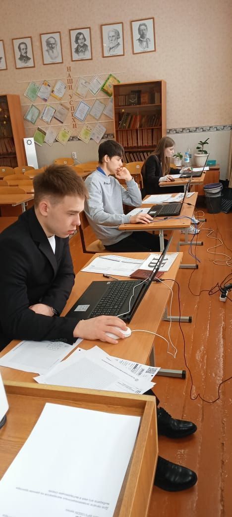 В Нурлате проходят тренировочные тестирования ЕГЭ по информатике, английскому и биологии