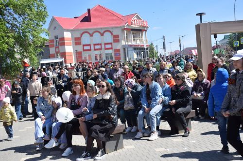 Россияне получат длинные выходные в мае и июне благодаря переносу праздничных дней