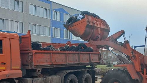Школьники Нурлата дали старым шинам вторую жизнь