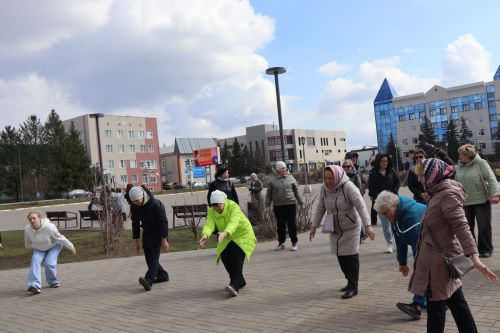 Нурлатцы поддержали всероссийскую акцию «10 000 шагов к жизни» (+фоторепортаж)