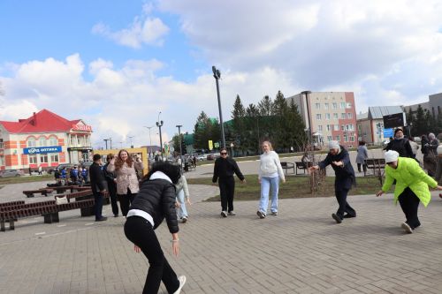 Нурлатцы поддержали всероссийскую акцию «10 000 шагов к жизни» (+фоторепортаж)