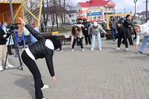 Нурлатцы поддержали всероссийскую акцию «10 000 шагов к жизни» (+фоторепортаж)