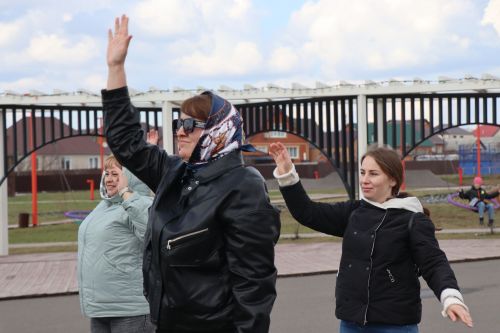 Нурлатцы поддержали всероссийскую акцию «10 000 шагов к жизни» (+фоторепортаж)
