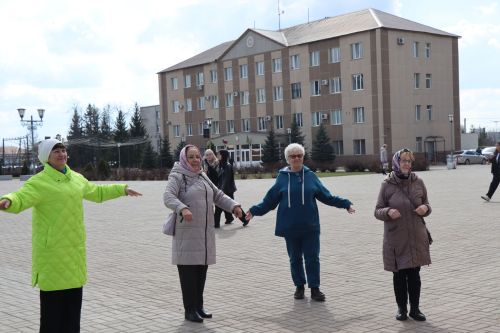 Нурлатцы поддержали всероссийскую акцию «10 000 шагов к жизни» (+фоторепортаж)
