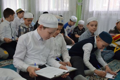 В Нурлате прошел детский районный конкурс «Яшь галим-2025»