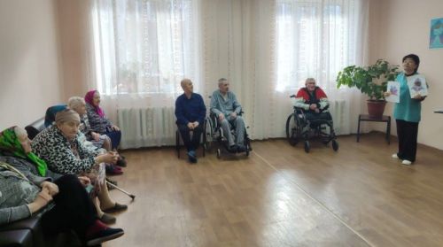 День космонавтики в Нурлатском доме престарелых: к звёздам сквозь время!