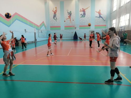 Нурлат принял зональный этап чемпионата по волейболу среди девушек