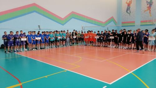 Зональный этап Чемпионата по волейболу в Нурлате завершился яркими играми