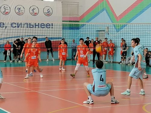 Зональный этап Чемпионата по волейболу в Нурлате завершился яркими играми
