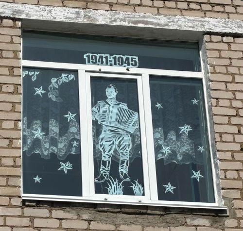 «Окна Победы» – живая галерея памяти в нурлатском детском саду «Ёлочка»