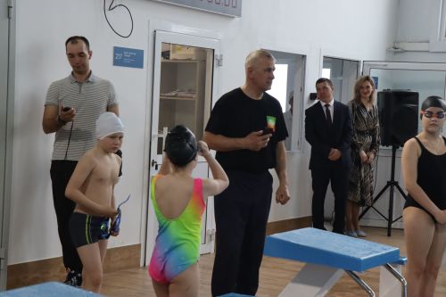 В Нурлате проходят открытые соревнования по плаванию
