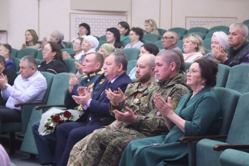 В Нурлате прошел благотворительный концерт в поддержку участников СВО