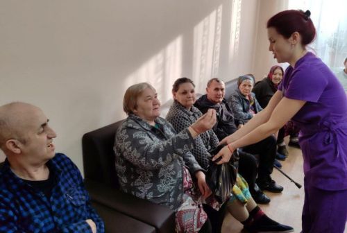 Веселые конкурсы и шутки: в Нурлатском доме-интернате отметили День смеха